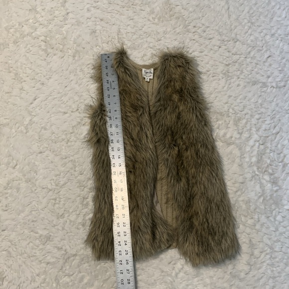 Hippie Rose Faux Fur Vest - Picture 5 of 5